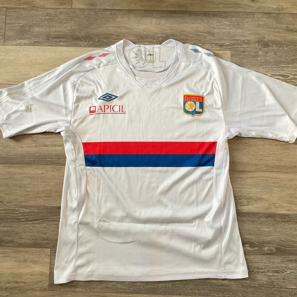 2009/10 Olympique Lyonnais FC Home Shirt #17 Makoun